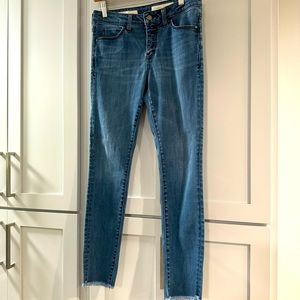 Pilcro and the Letterpress Script Ankle Jeans w/Distressed Hem Medium Blue sz 27